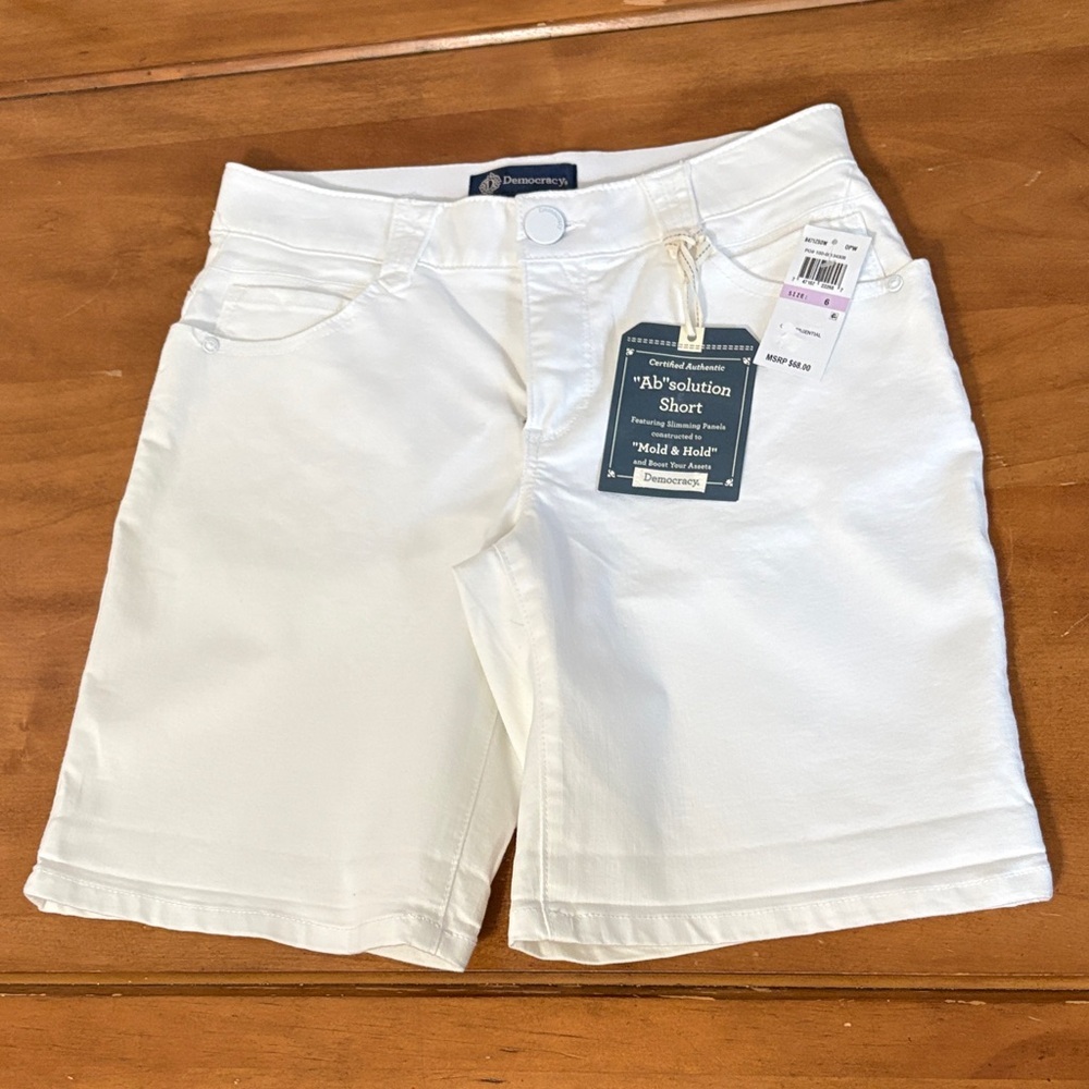 Democracy NWT Absolution Shorts Size 6